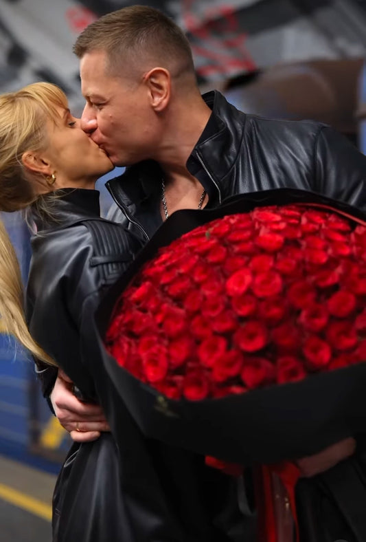 Ramo de rosas rojas de lujo con entrega en 2 horas en Madrid – The Prestige Roses Madrid