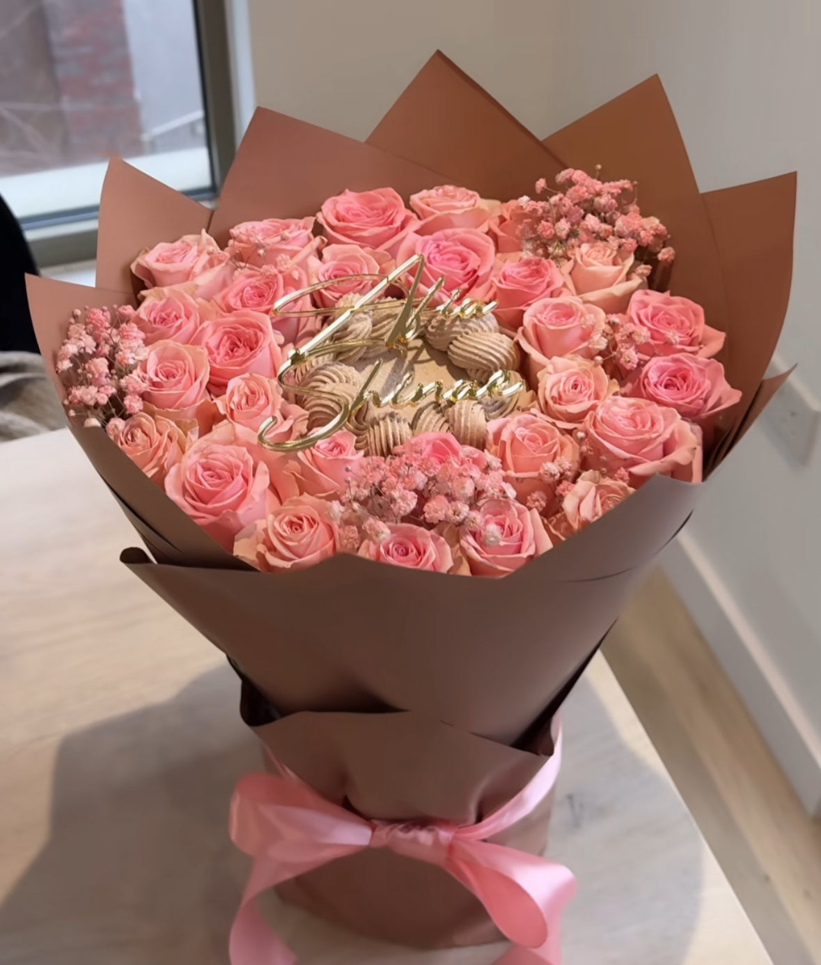 Dulce Pétalo - Flor Cake con 36 rosas y tarta de 12cm