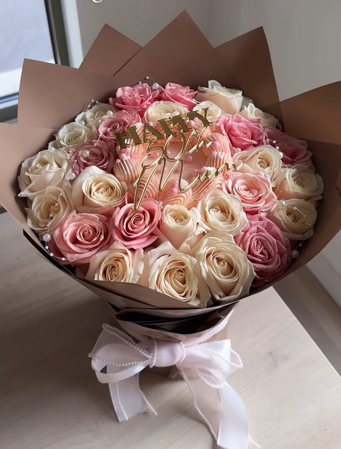 Dulce Pétalo - Flor Cake con 36 rosas y tarta de 12cm