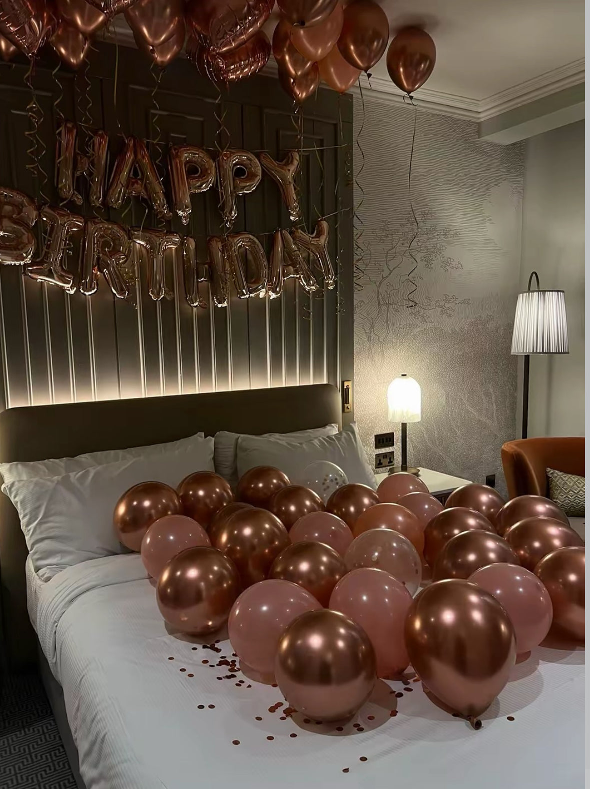 Decoración Romántica y de Cumpleaños en Hoteles – Sorpresas VIP con Globos y Pétalos | The Prestige Roses