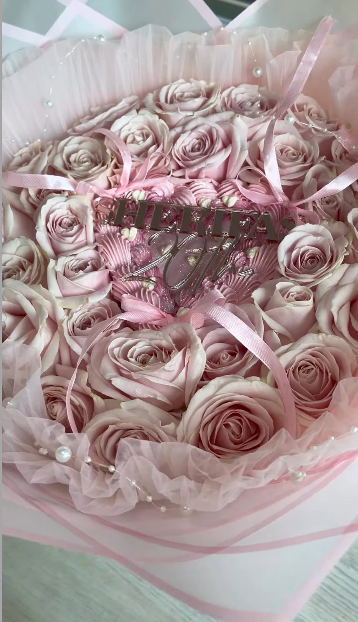 Dulce Pétalo - Flor Cake con 36 rosas y tarta de 12cm