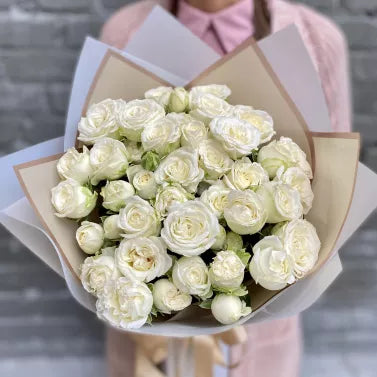 Ramo de rosas peonía blancas – elegancia clásica / White peony garden rose bouquet– timeless elegance