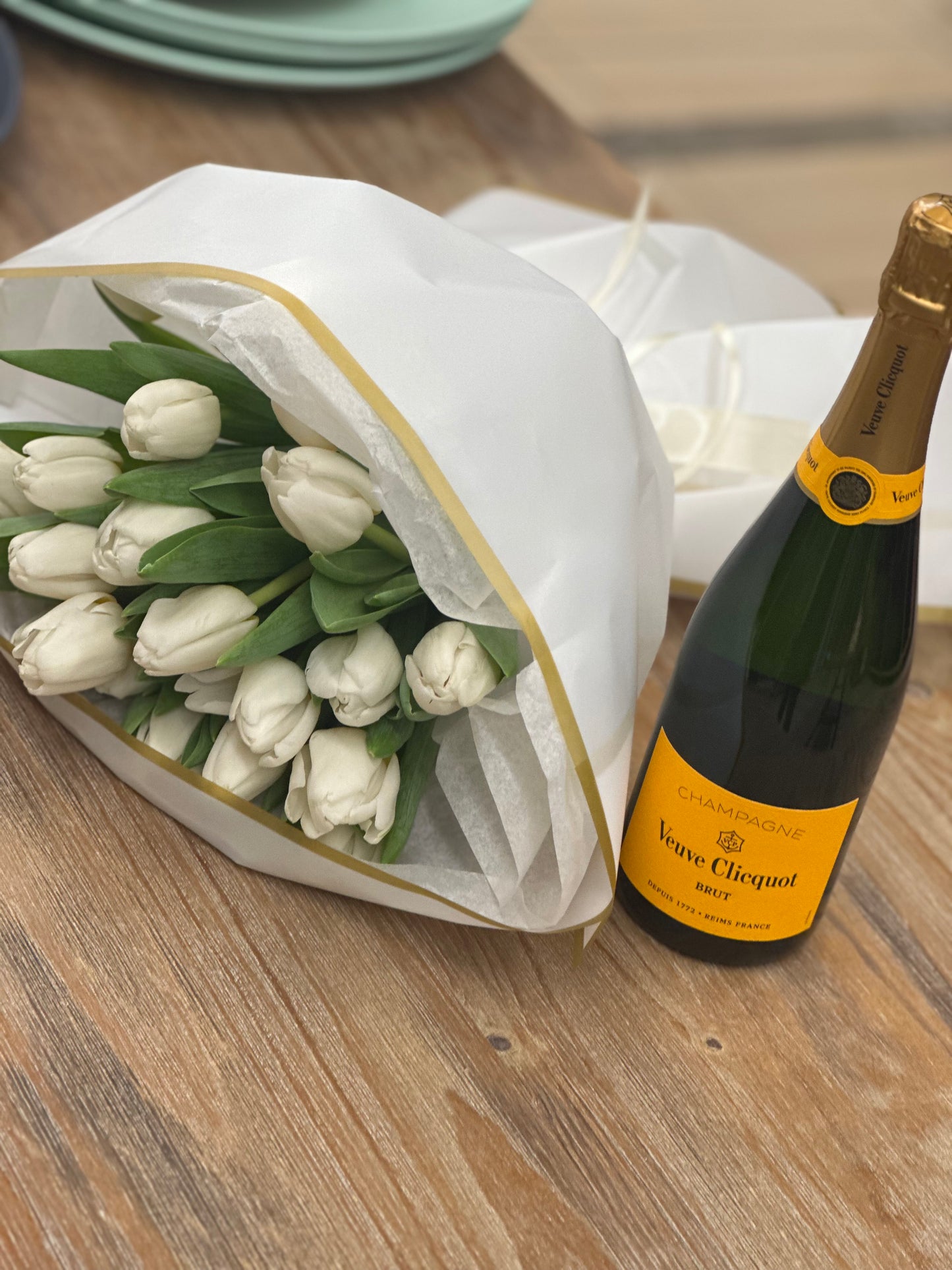 Ramo de Tulipanes Blancos – Elegancia Pura