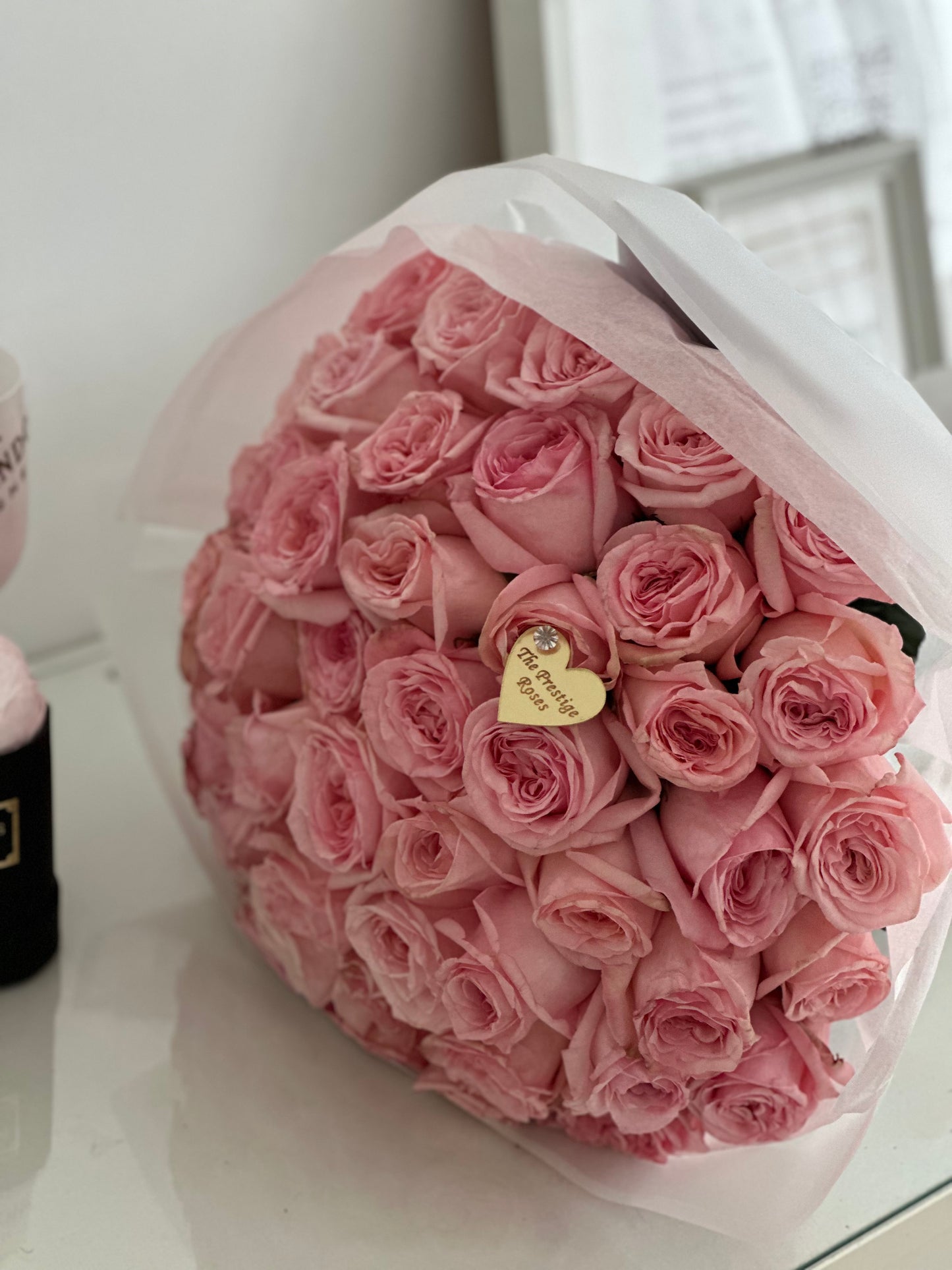 El Beso de París – Bouquet de 50 Rosas Peonía Premium