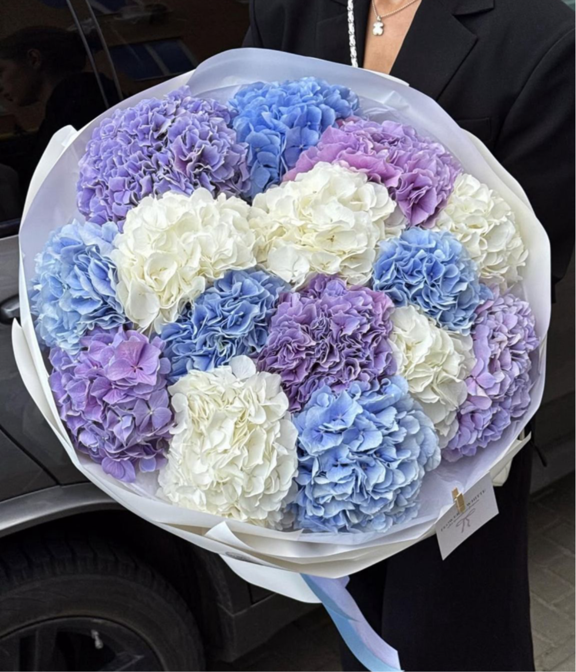 Bouquet de hortensias eternas tonos azules preservadas – The Prestige Roses