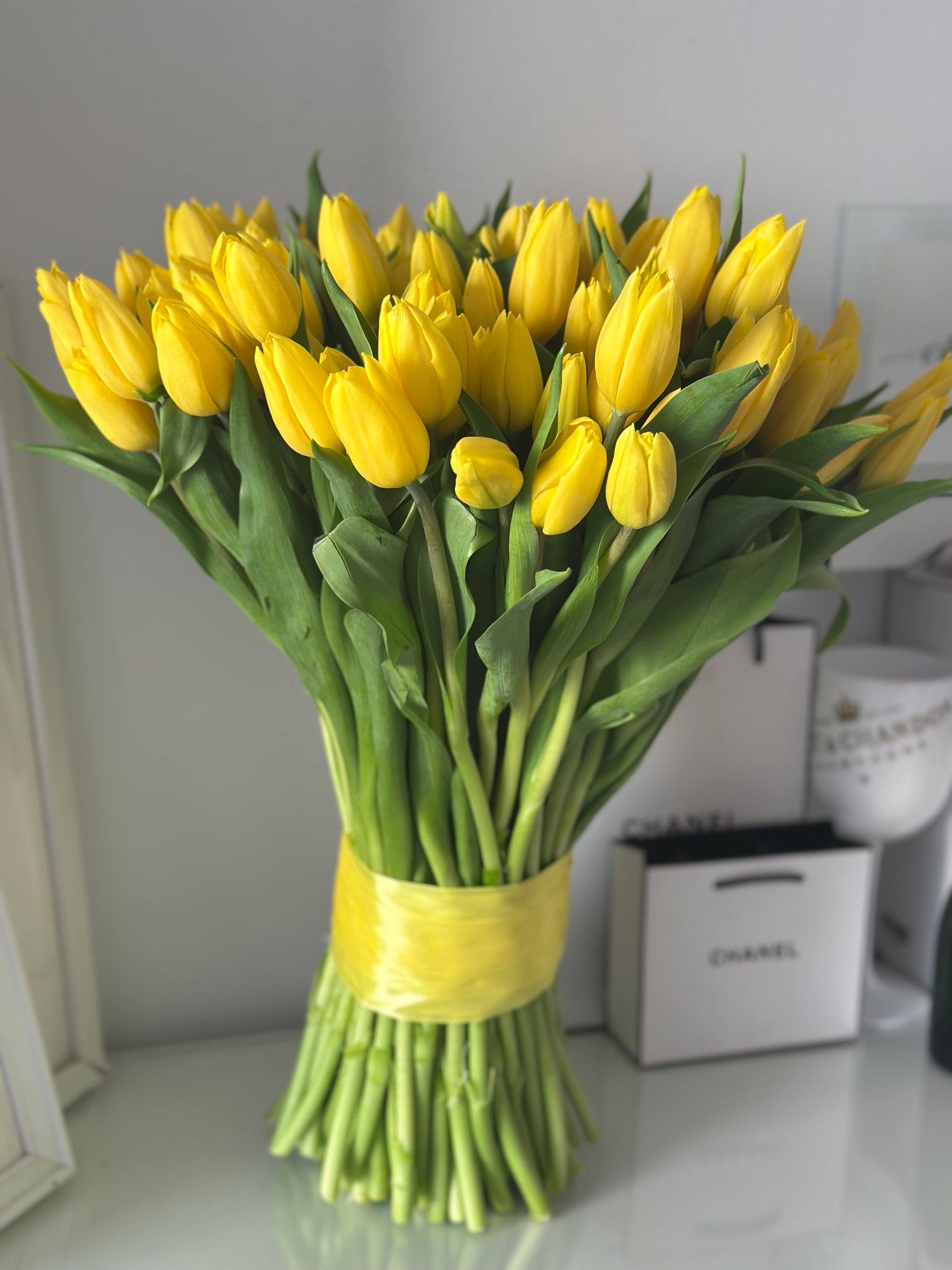 Floristería en Madrid con tulipanes amarillos frescos – envío rápido