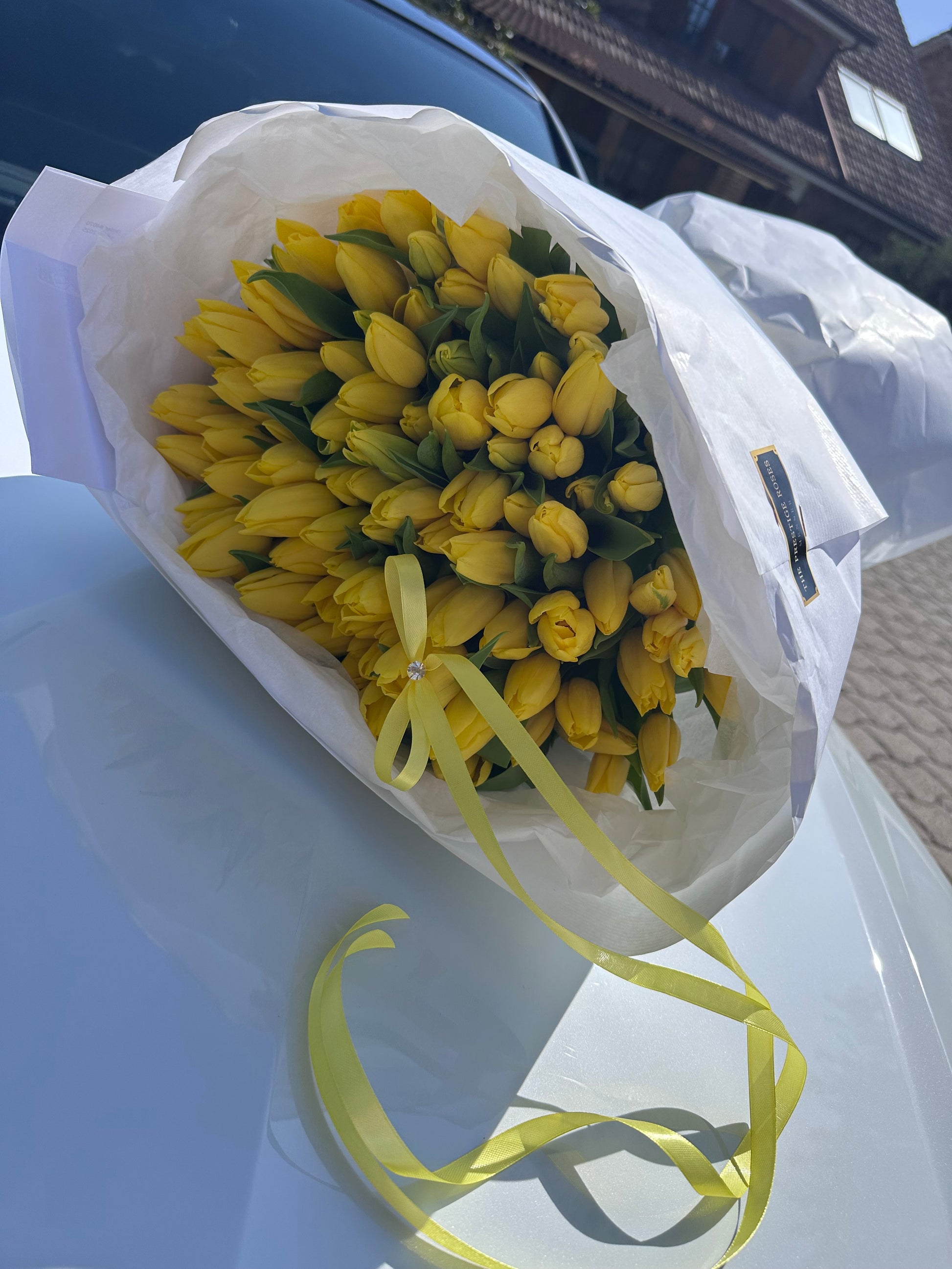 Tulipanes amarillos de primavera a domicilio en Madrid – The Prestige Roses