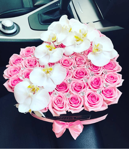 2 Razones por las que Comprar Orquídeas y Rosas - The Prestige Roses Madrid