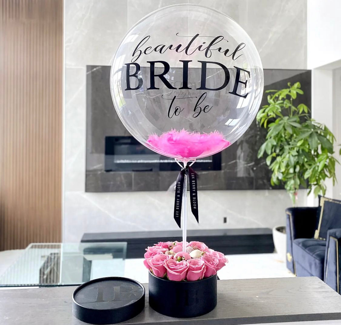 Set de cumpleaños con Fresas y Rosas y Globo personalizado - The Prestige Roses