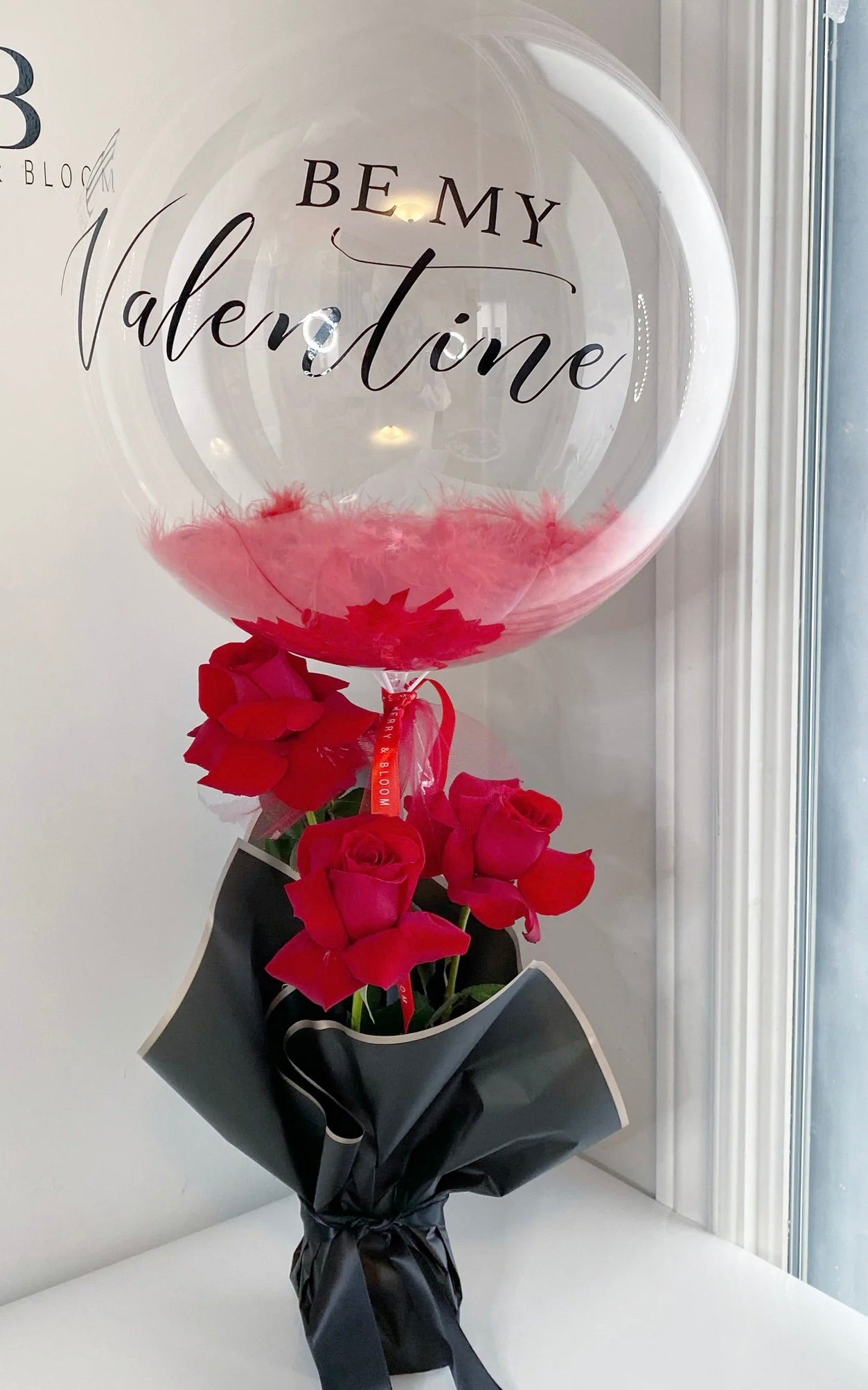 Ramito de Rosas Frescas y Globo