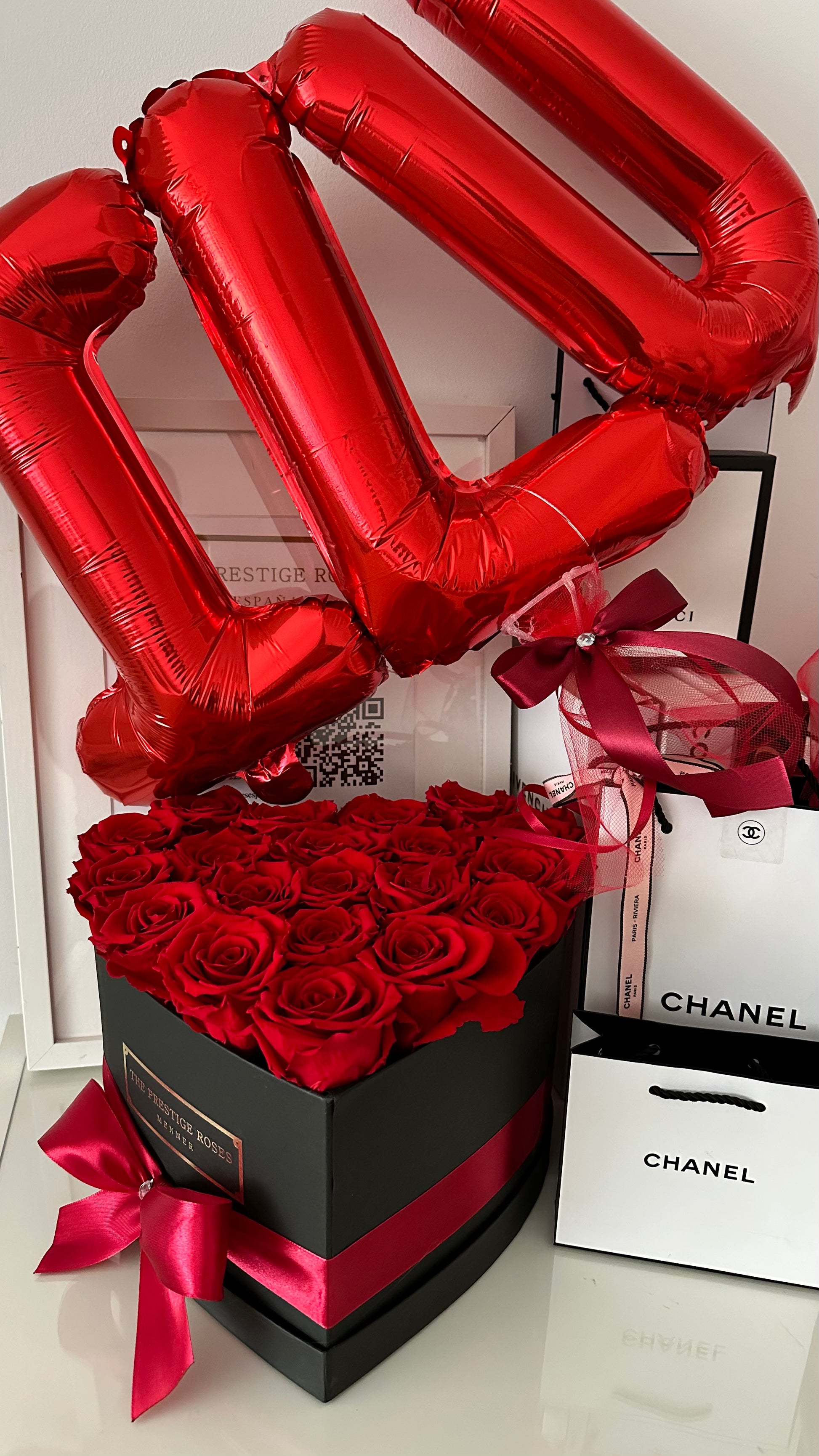 Set de Caja de Rosas Frescas, Peluche y Globo