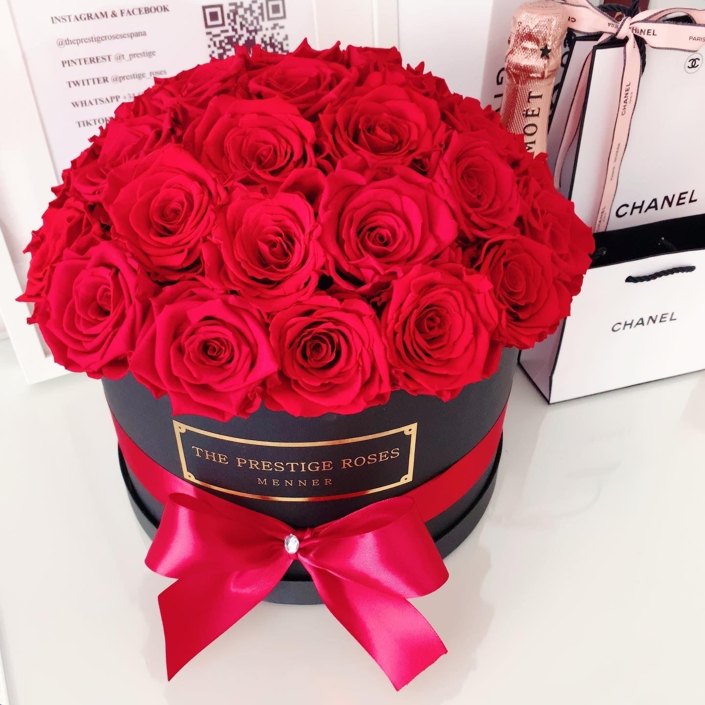 Caja Redonda de Rosas Eternas en estilo Dome para Estados Unidos