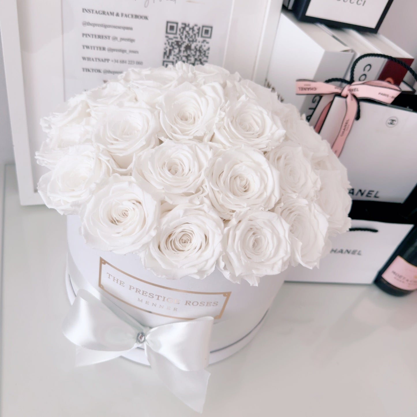 Caja Redonda de Rosas Eternas en estilo Dome para Estados Unidos