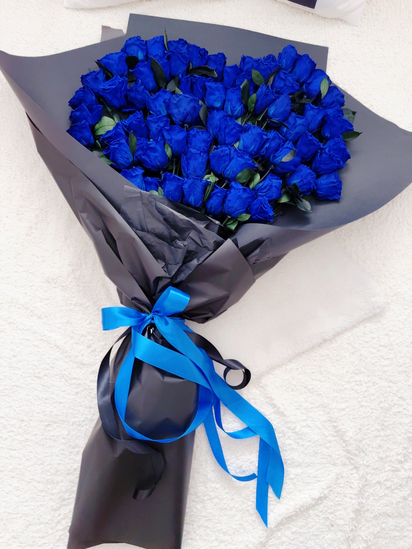 Ramo de Rosas naturales preservadas en forma Corazon