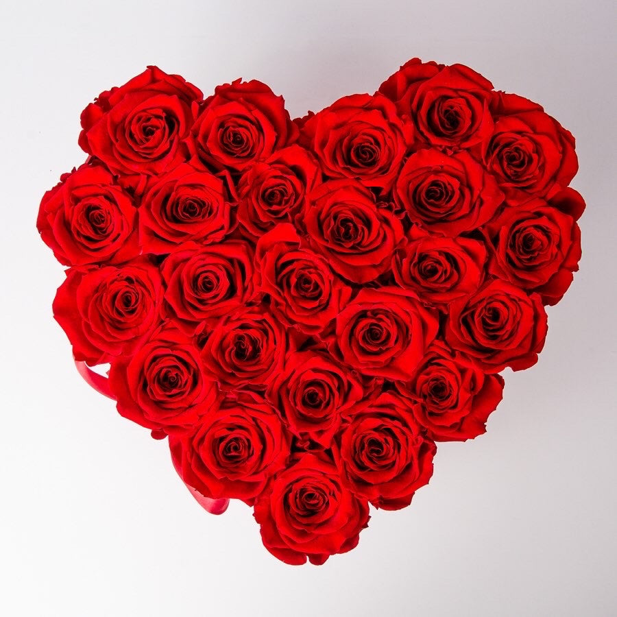 Sorprende a tu pareja con una caja de rosas preservadas en Madrid: Amor eterno en cada pétalo