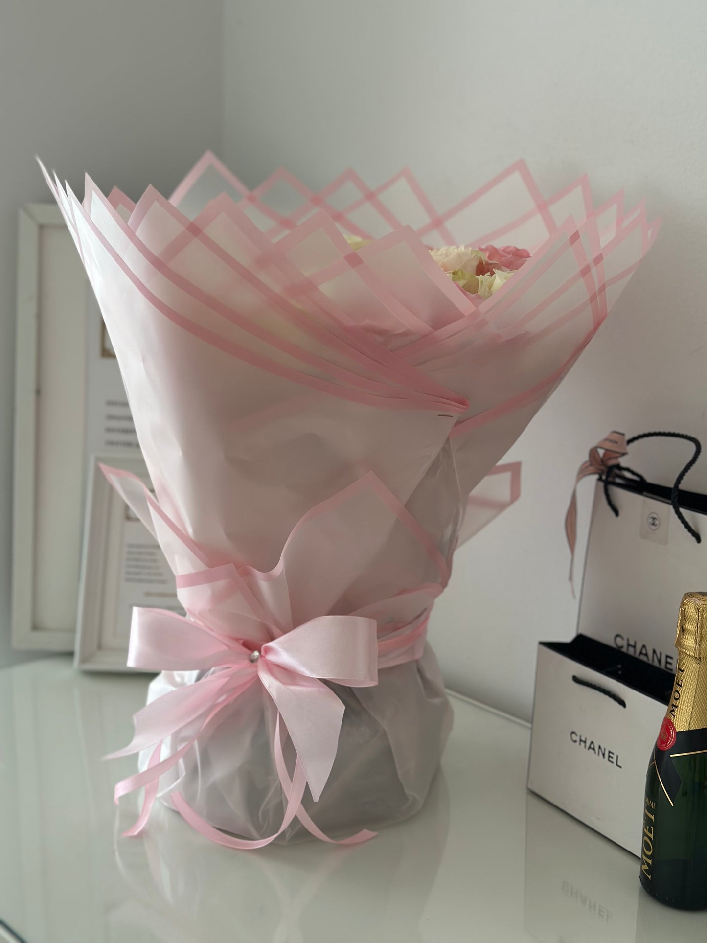 Dulce Pétalo - Flor Cake con 36 rosas y tarta de 12cm