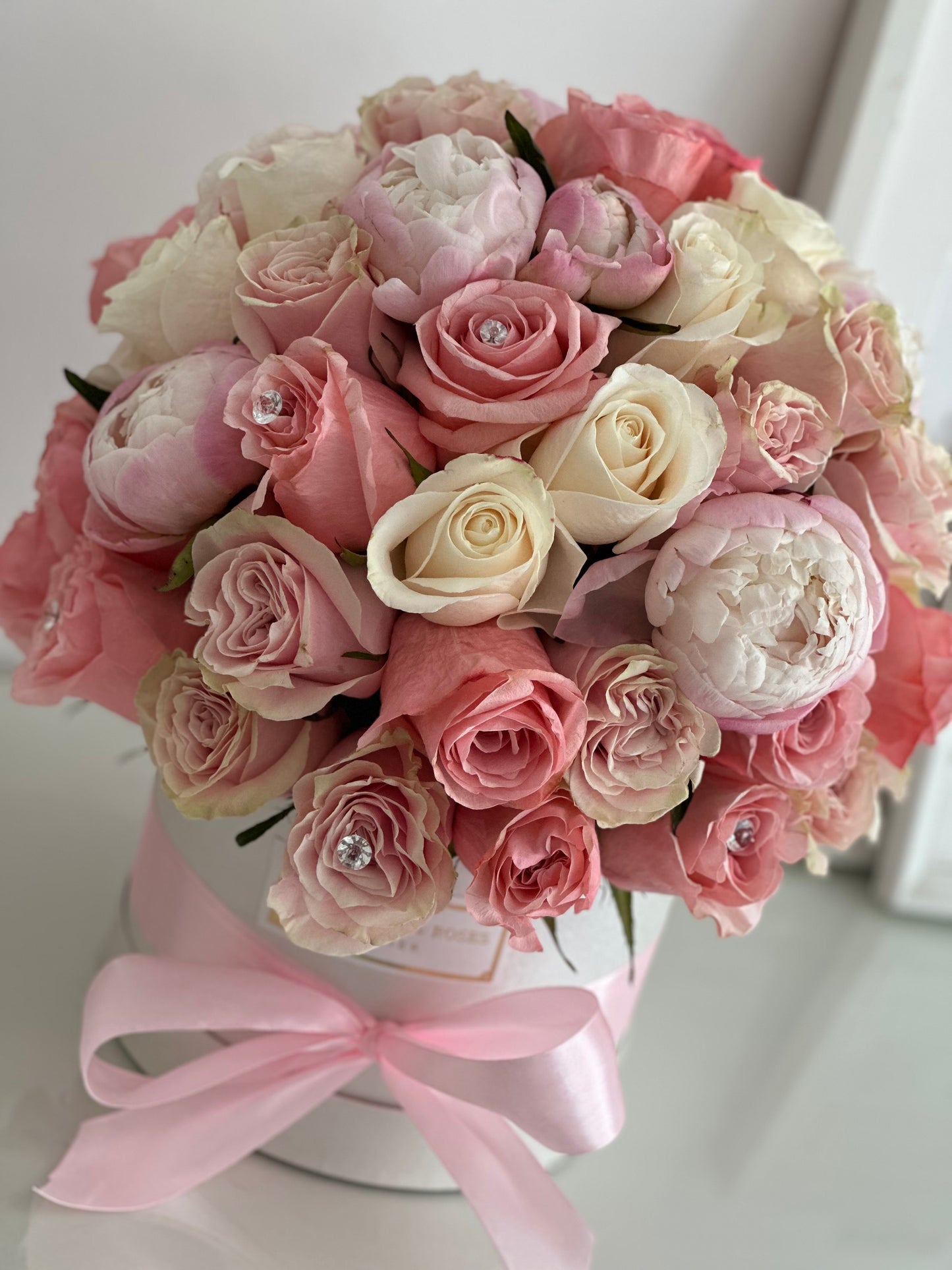 Caja Signature de Peonías y Rosas Rosadas