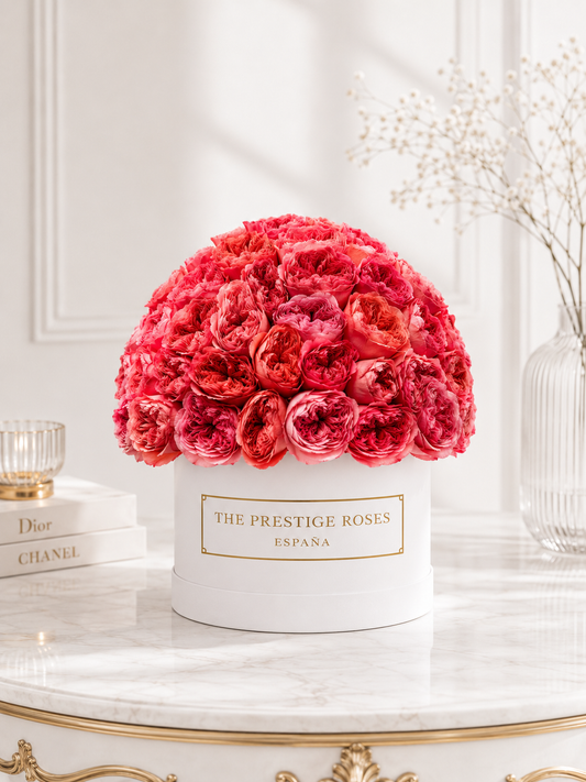 Caja blanca de lujo con 100 rosas premium rosas en diseño floral exclusivo de The Prestige Roses Madrid