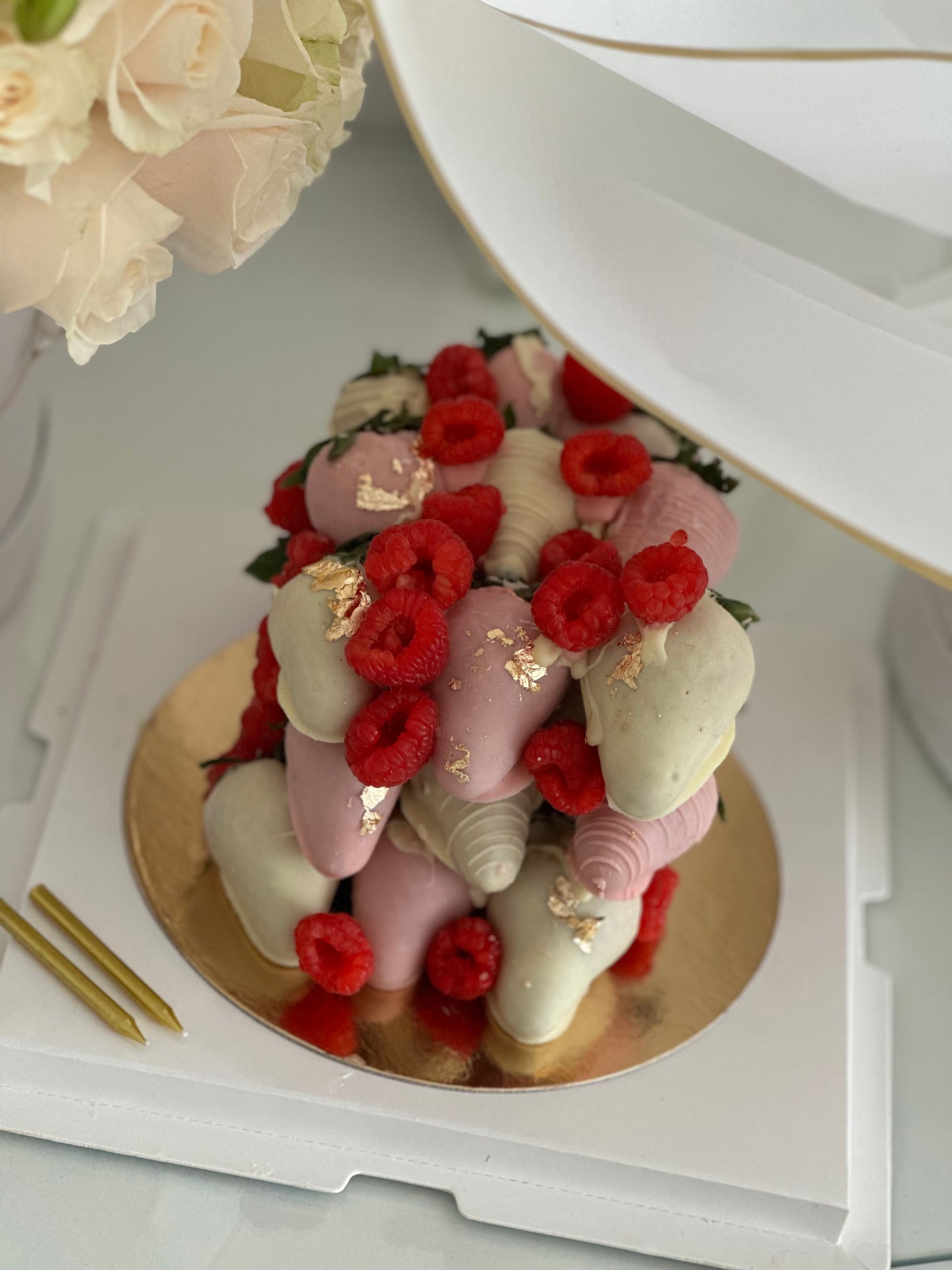 Tarta de Fresas bañadas en chocolate