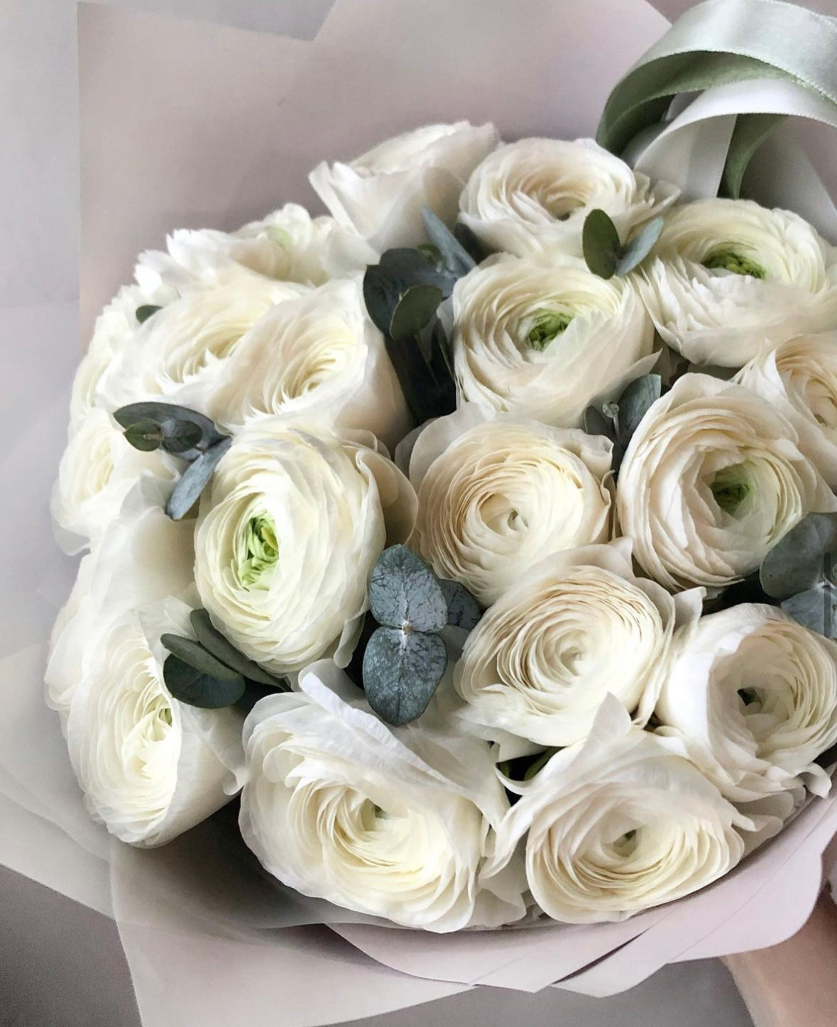 Ramo Ranunculus Ramo de Ranúnculos Blancos | Floristería de Lujo en Madrid