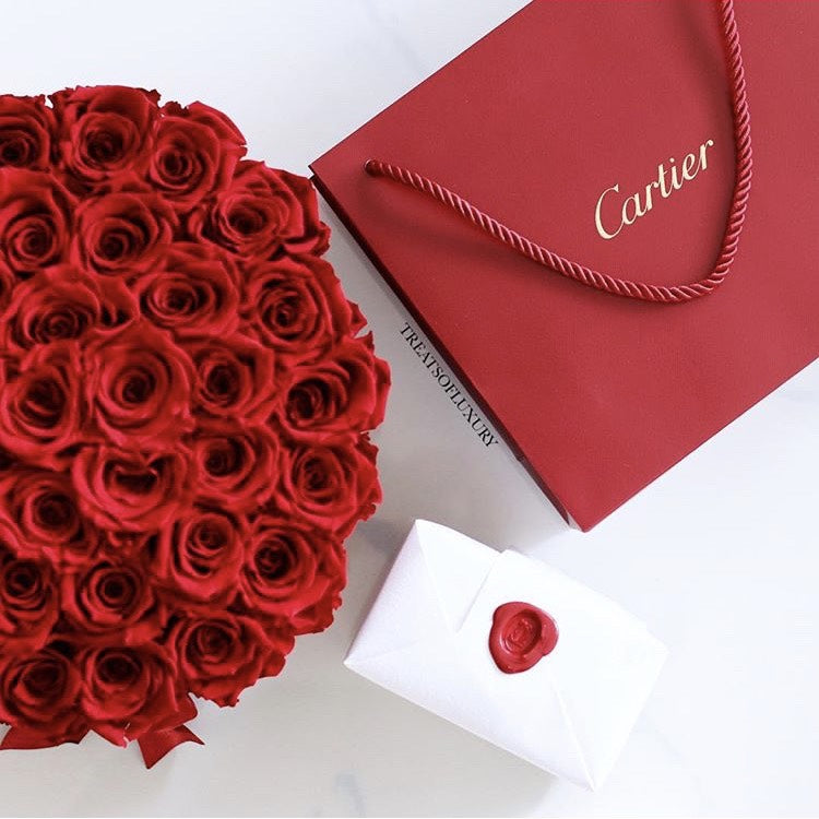 Comprar online Caja en forma de Corazón para San Valentín - The Prestige  Roses Madrid - Floristeria Lujo de Caja de Rosas Madrid