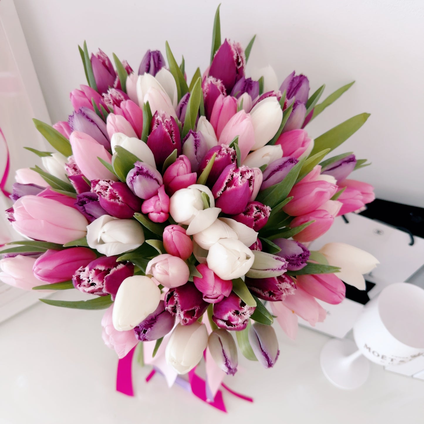 Ramo de tulipanes de lujo discreto elaborado en Madrid