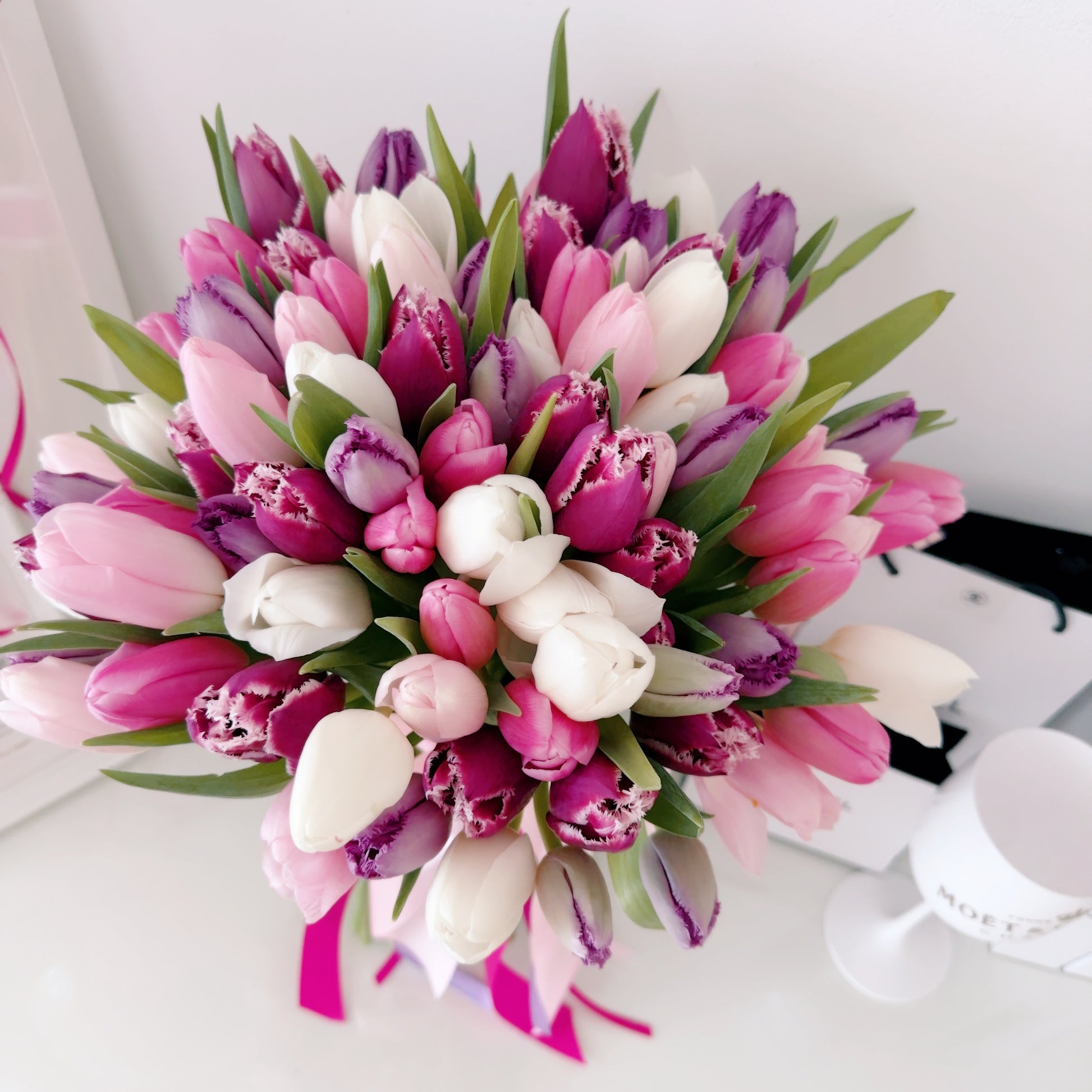 Ramo de tulipanes de lujo discreto elaborado en Madrid