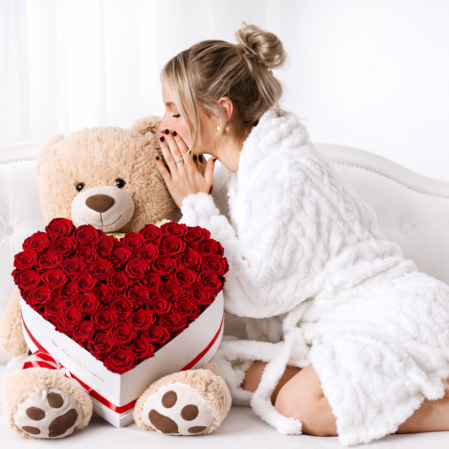 caja de rosas rojas en forma de corazón regalo exclusivo en Madrid flores premium entrega rápida