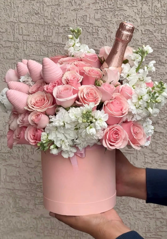Caja de flores frescas con fresas de chocolate y champagne a domicilio en Madrid – The Prestige Roses