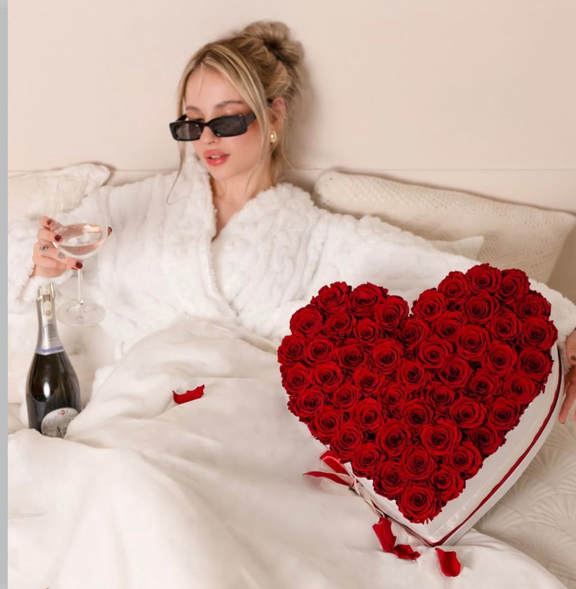 flower box corazón de rosas rojas luxury Madrid más de 100 rosas frescas diseño exclusivo regalo romántico