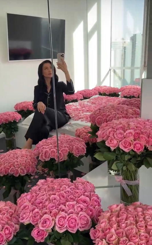 Ramos de rosas de lujo con 1.000 rosas frescas y pétalos naturales, los bouquet más exclusivos para eventos y aniversarios, cumpleaños y San Valentín 