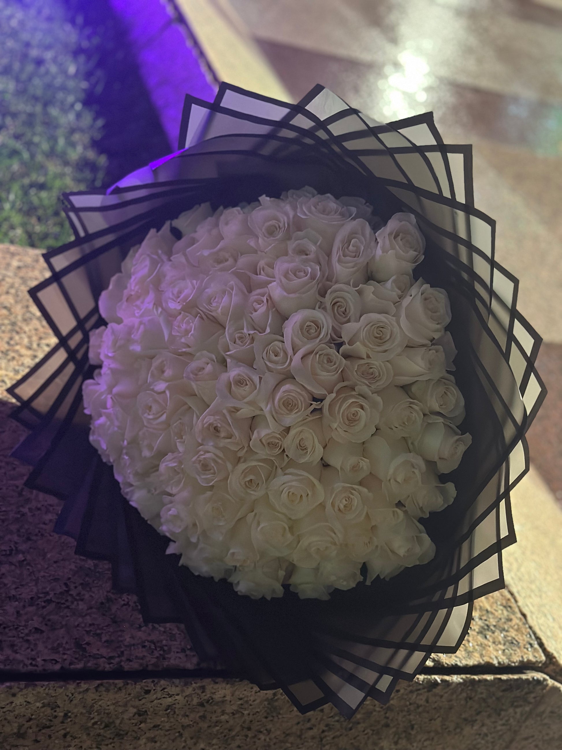 Ramo de 101 rosas frescas como regalo exclusivo y sofisticado