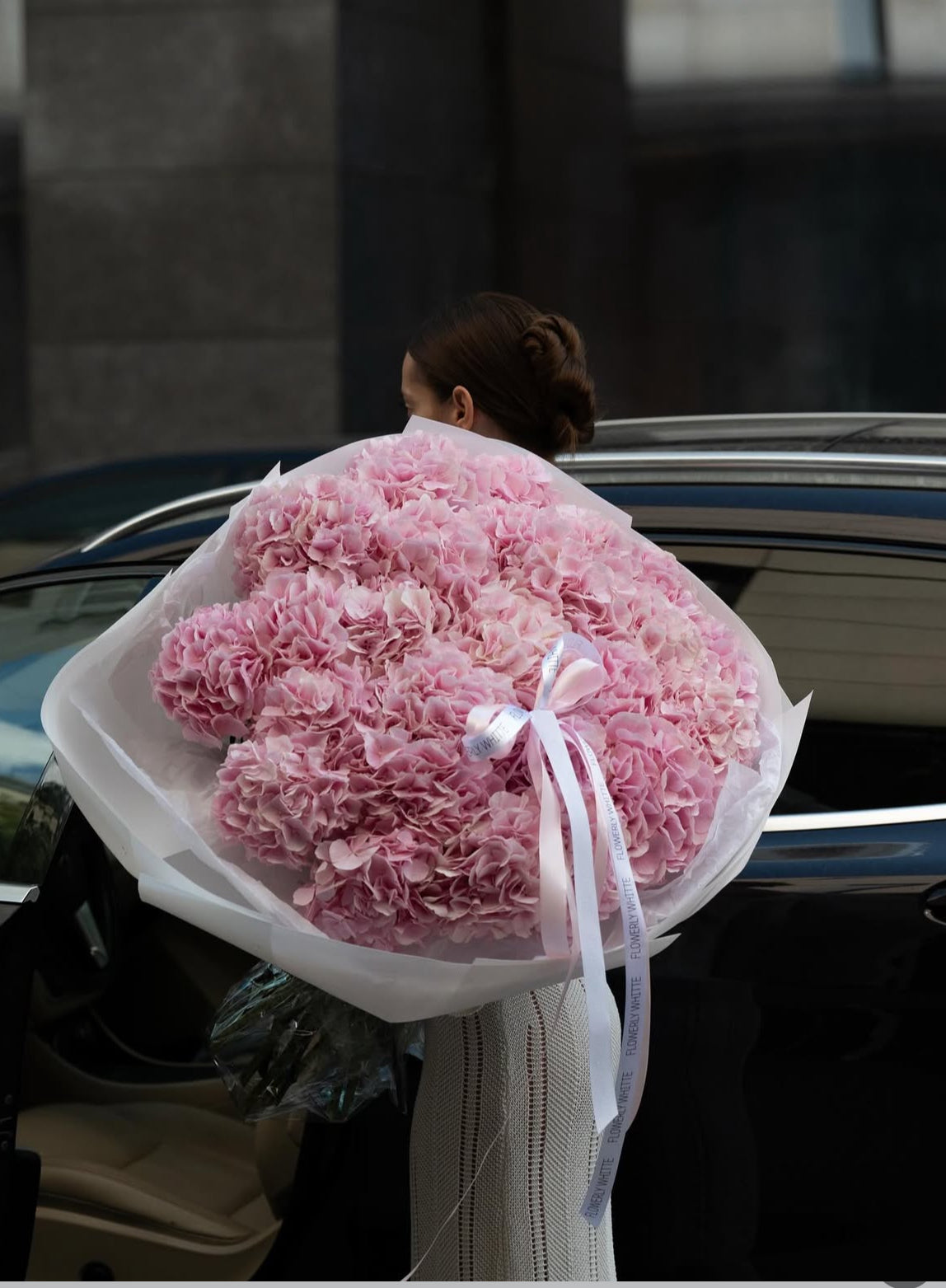 Ramo de 20 hortensias eternas naturales con lazo personalizado