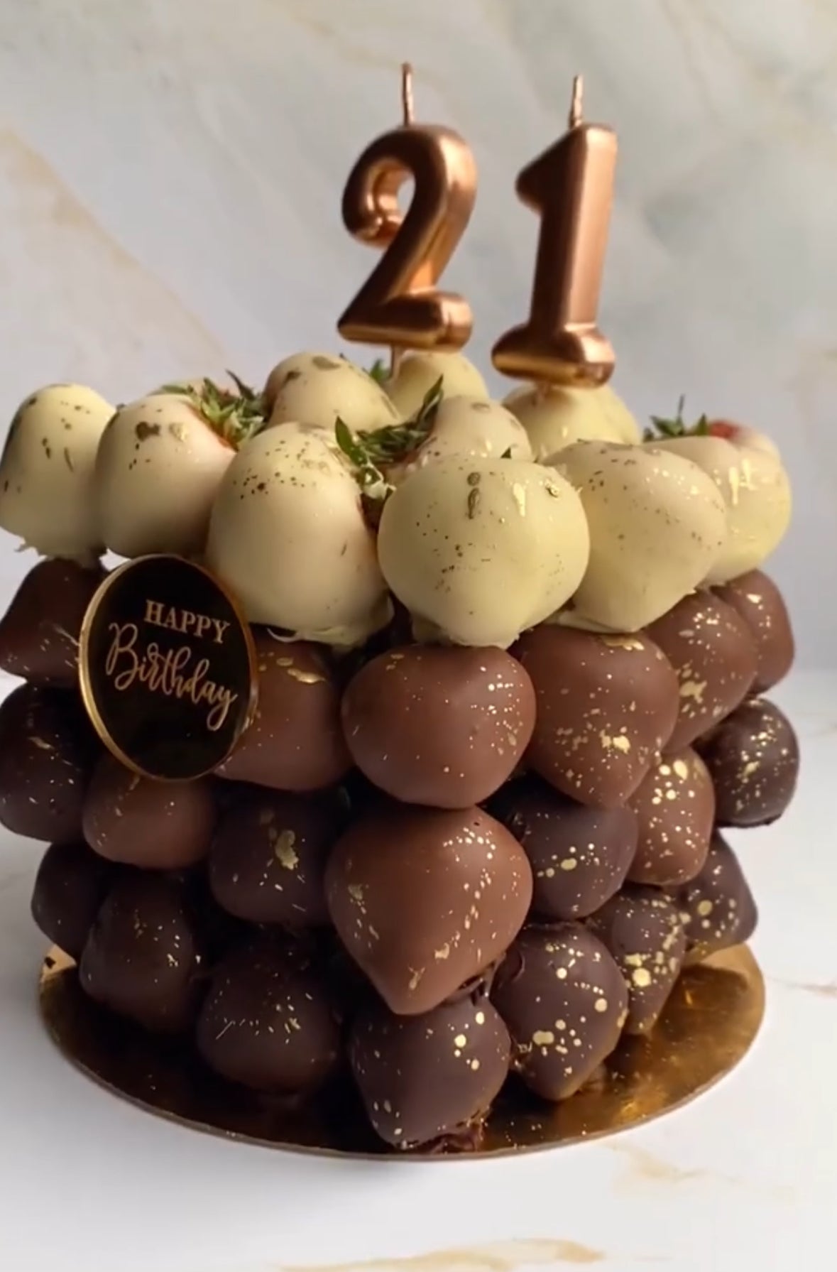 Tarta exclusiva de fresas para cumpleaños y aniversarios en Madrid