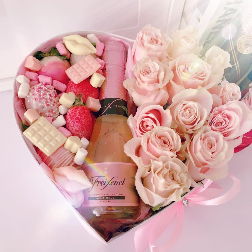 Caja de Corazón con Rosas Eternas y Champagne