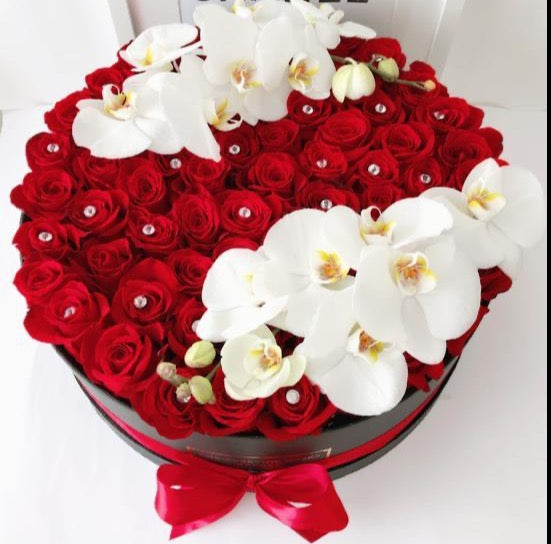 Cajas de Rosas Preservadas con orquideas frescas o artificiales