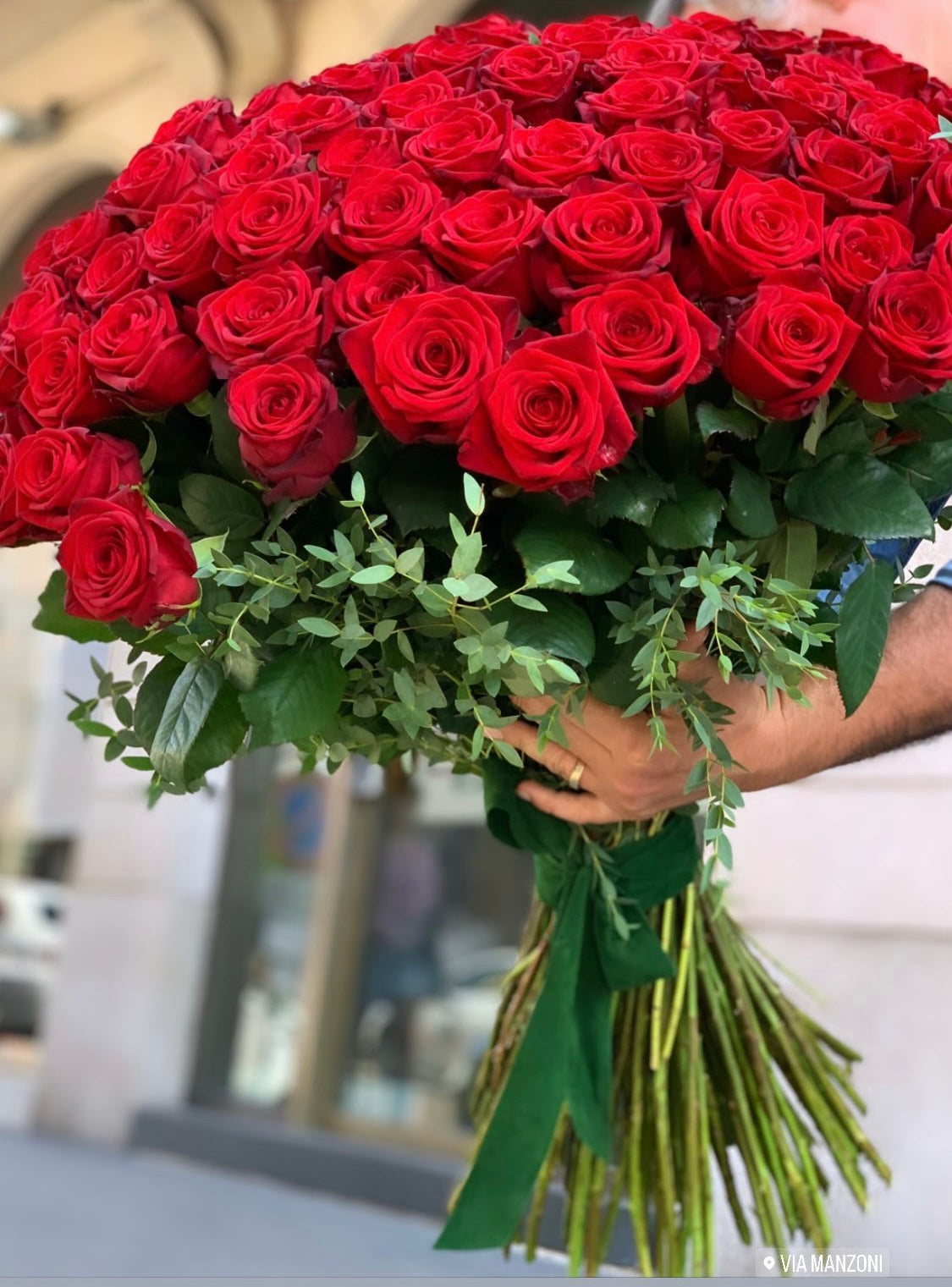 Ramo de 101 rosas frescas para San Valentín con entrega en Madrid